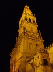 Minaret de la Mezquita de nuit