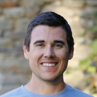 headshot of Alexis Simon