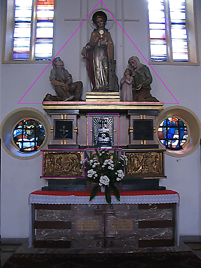 L’autel Ste-Barbe de l’église de Sosnica. La table d’autel est surmontée par un ensemble décoratif à deux niveaux couronné par un groupe de statues (sainte Barbe adorée par une famille de mineurs). Deux bas-reliefs surmontés par deux pilastres. Au centre du deuxième niveau, un Golgotha minier.