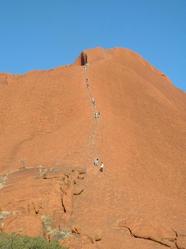 Touristes sur Uluru