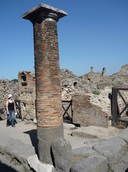 Une colonne pompeienne