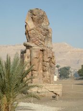 Un colosse de Memnon